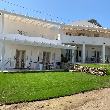 ヴィラ Luxury& Charme Vista Mare Sardinia House *