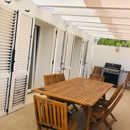 ヴィラ Luxury& Charme Vista Mare Sardinia House